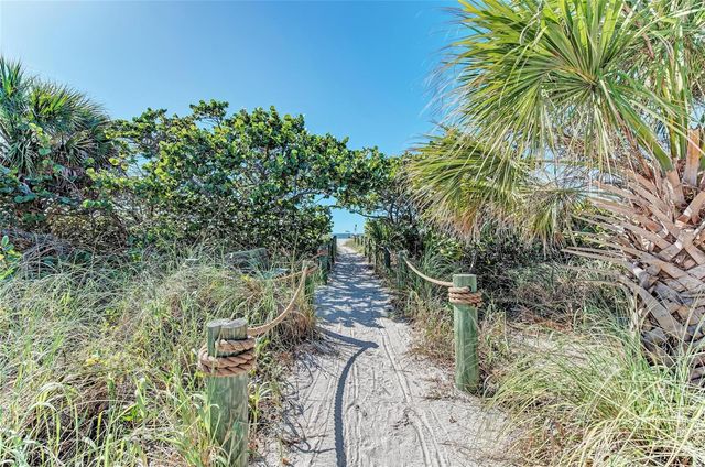 302 DONA DRIVE, Nokomis, FL 34275