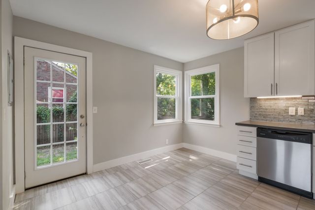 2129 Crystal Dr, Nashville, TN 37210