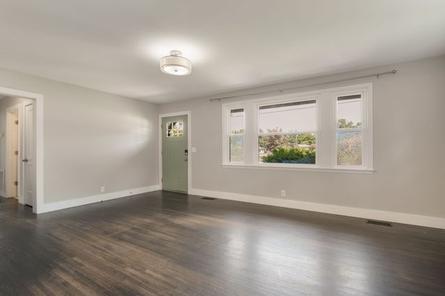 2129 Crystal Dr, Nashville, TN 37210