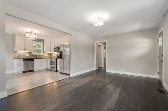 2129 Crystal Dr, Nashville, TN 37210