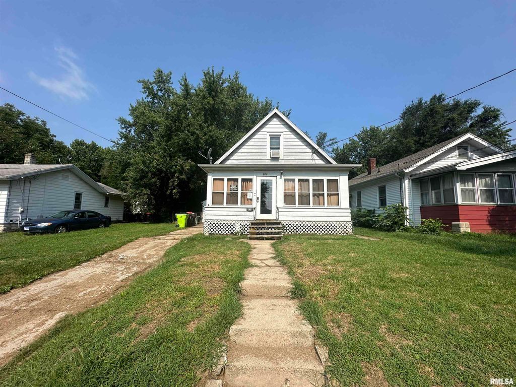 521 NE ROCK ISLAND Avenue, Peoria, IL 61603