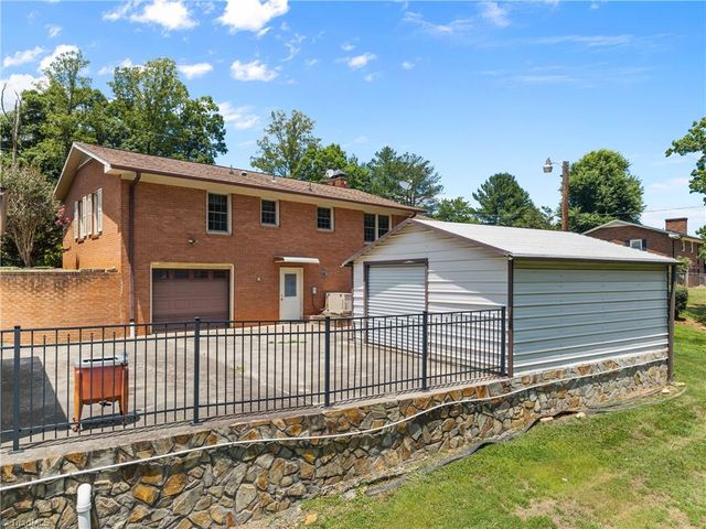 3211 NC Highway 8 S, Walnut Cove, NC 27052