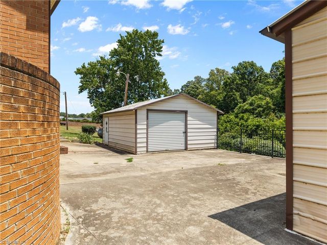 3211 NC Highway 8 S, Walnut Cove, NC 27052