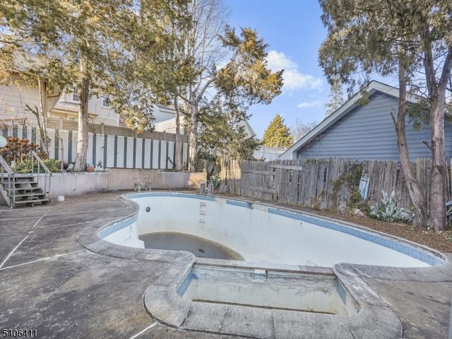 110 Gourley Ave, Clifton City, NJ 07013