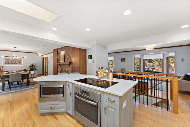 8047 Somerset Road, Woodbury, MN 55125