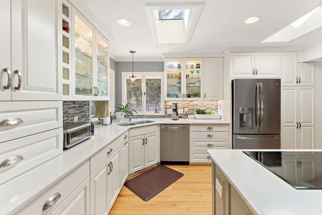 8047 Somerset Road, Woodbury, MN 55125