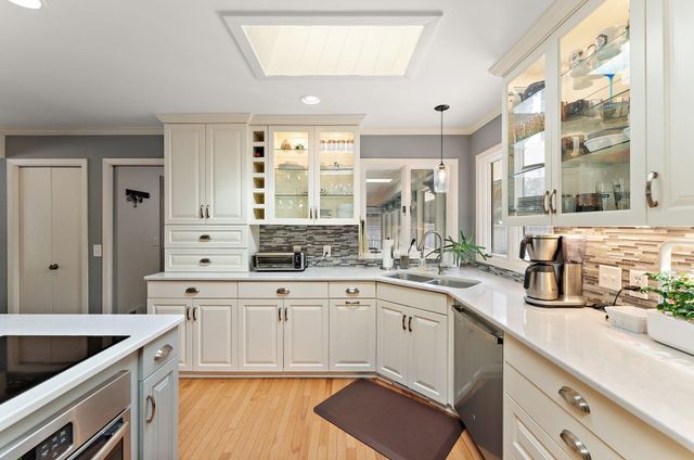 8047 Somerset Road, Woodbury, MN 55125