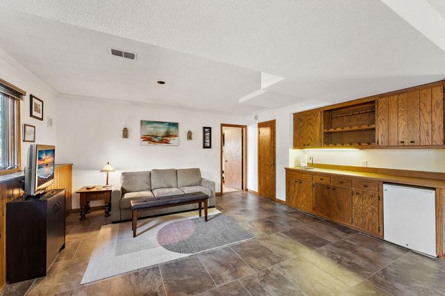 8047 Somerset Road, Woodbury, MN 55125