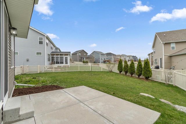9725 Tawny Acorn Drive, Verona, WI 53593