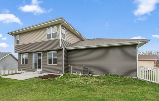 9725 Tawny Acorn Drive, Verona, WI 53593