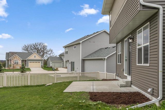 9725 Tawny Acorn Drive, Verona, WI 53593