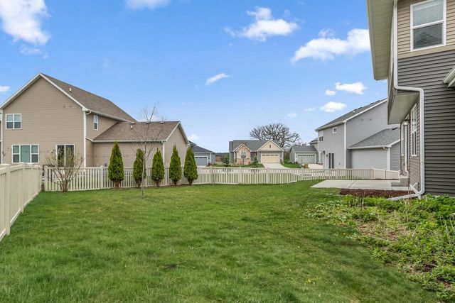 9725 Tawny Acorn Drive, Verona, WI 53593