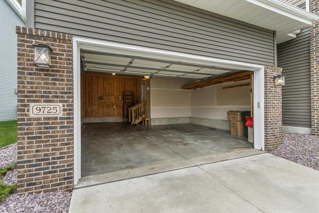 9725 Tawny Acorn Drive, Verona, WI 53593