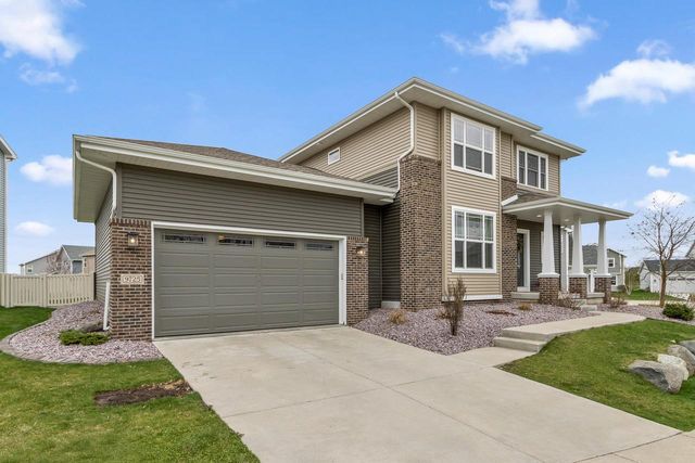 9725 Tawny Acorn Drive, Verona, WI 53593
