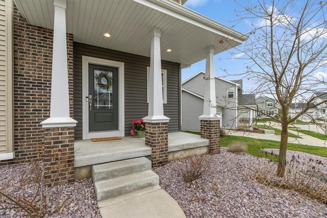 9725 Tawny Acorn Drive, Verona, WI 53593