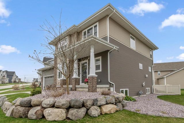 9725 Tawny Acorn Drive, Verona, WI 53593