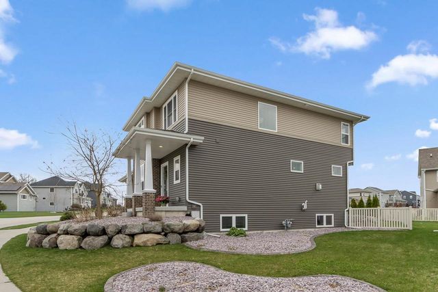 9725 Tawny Acorn Drive, Verona, WI 53593