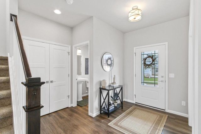 9725 Tawny Acorn Drive, Verona, WI 53593