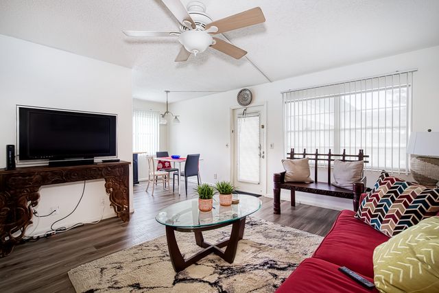 438 Mansfield K 438, Boca Raton, FL 33434