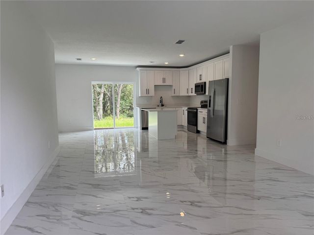 2019 W HAMPSHIRE BLVD, Dunnellon, FL 34434