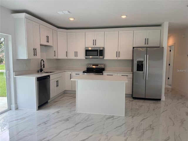 2019 W HAMPSHIRE BLVD, Dunnellon, FL 34434