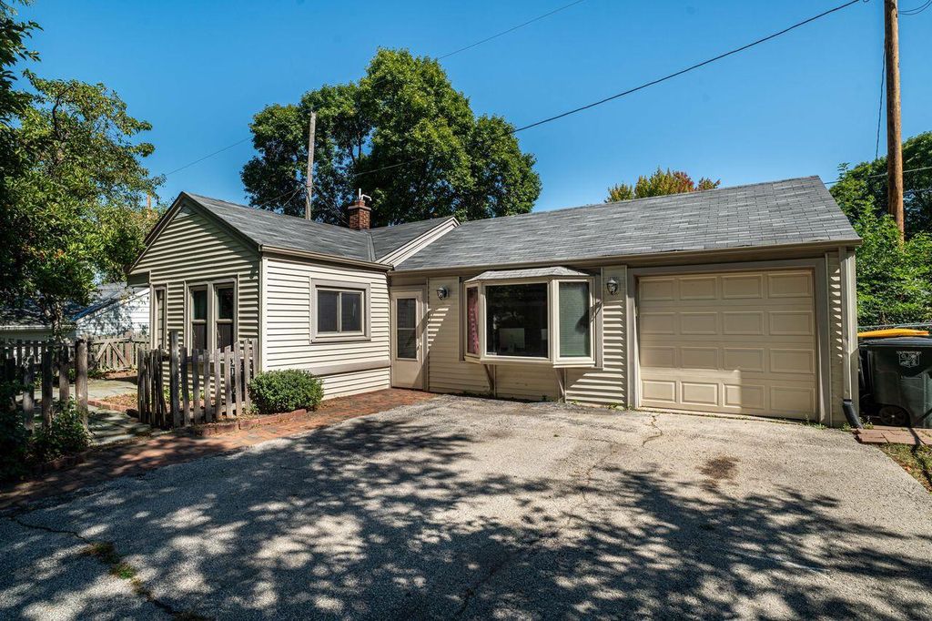744 N 115 STREET, Wauwatosa, WI 53226