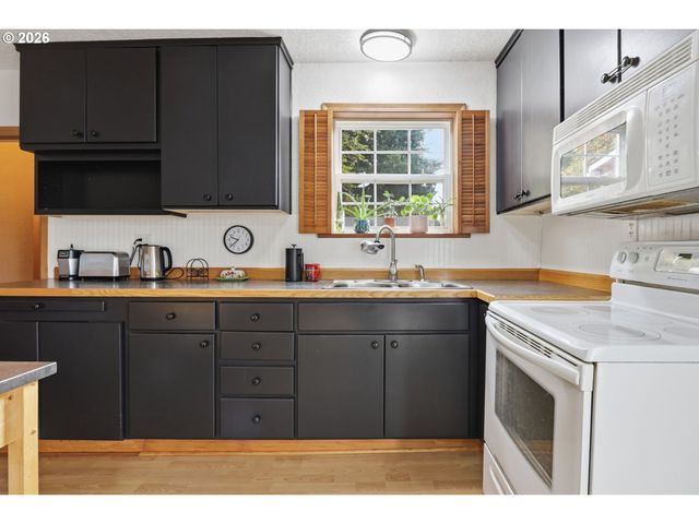 1636 Se 148TH Ave, Portland, OR 97233