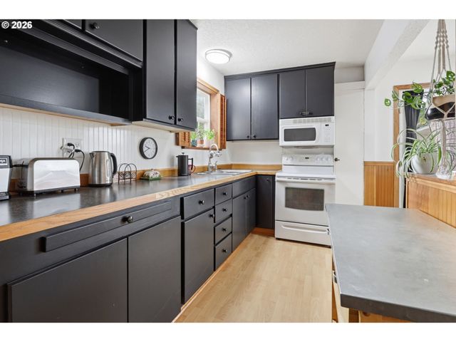 1636 Se 148TH Ave, Portland, OR 97233