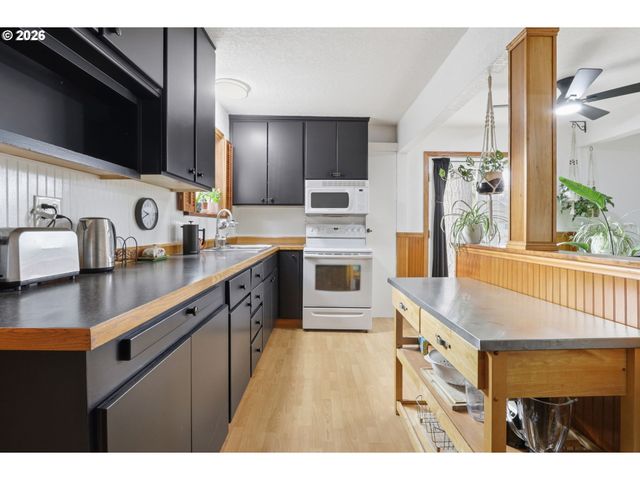1636 Se 148TH Ave, Portland, OR 97233