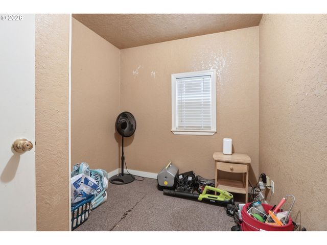 1636 Se 148TH Ave, Portland, OR 97233