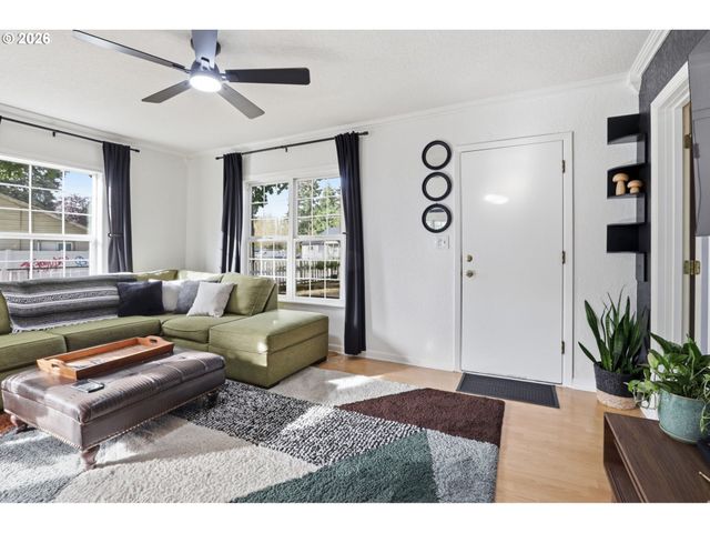 1636 Se 148TH Ave, Portland, OR 97233
