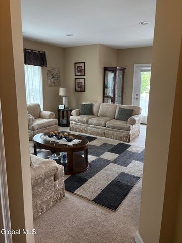 806 Heather Lane, Guilderland, NY 12009