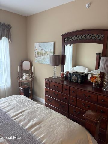 806 Heather Lane, Guilderland, NY 12009
