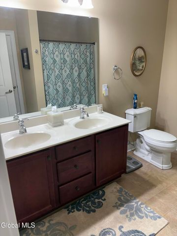 806 Heather Lane, Guilderland, NY 12009