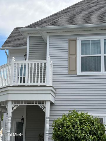 806 Heather Lane, Guilderland, NY 12009