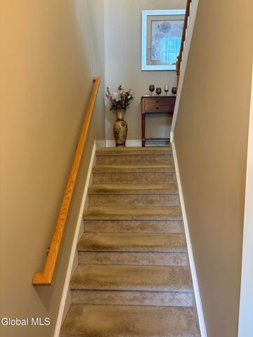 806 Heather Lane, Guilderland, NY 12009
