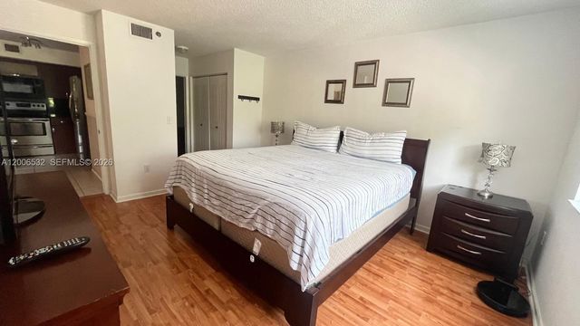 19999 E Country Club Dr 1303, Aventura, FL 33180