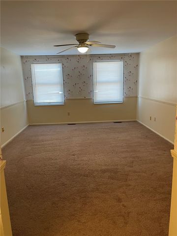 1293 Manor Dr, Upper St Clair, PA 15241