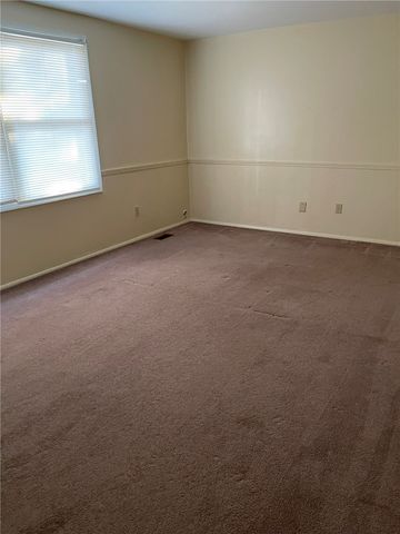 1293 Manor Dr, Upper St Clair, PA 15241