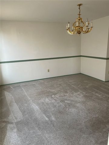 1293 Manor Dr, Upper St Clair, PA 15241