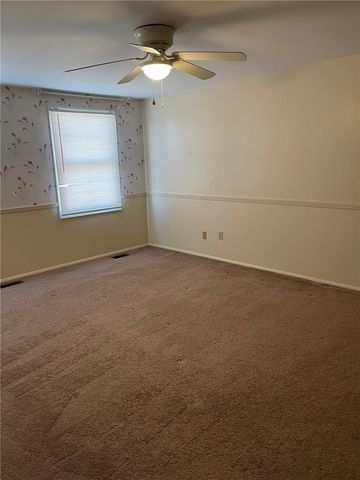1293 Manor Dr, Upper St Clair, PA 15241