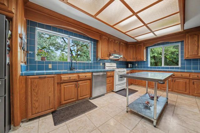 19351 Fiddletown Rd, Fiddletown, CA 95629