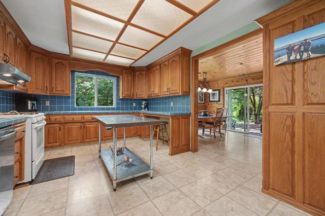 19351 Fiddletown Rd, Fiddletown, CA 95629