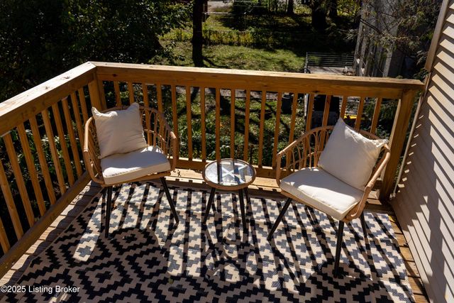1135 S 1st St APT 7, Louisville, KY 40203