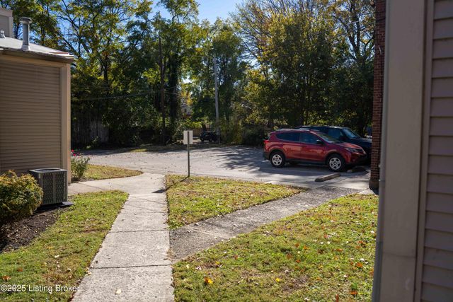 1135 S 1st St APT 7, Louisville, KY 40203