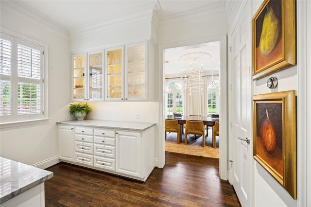 2413 Brentwood Drive, Houston, TX 77019