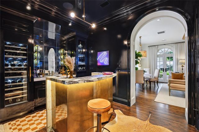 2413 Brentwood Drive, Houston, TX 77019