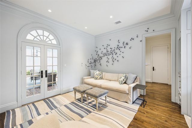 2413 Brentwood Drive, Houston, TX 77019