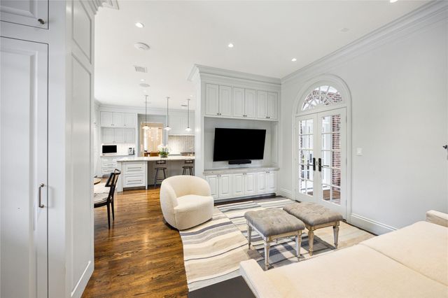 2413 Brentwood Drive, Houston, TX 77019