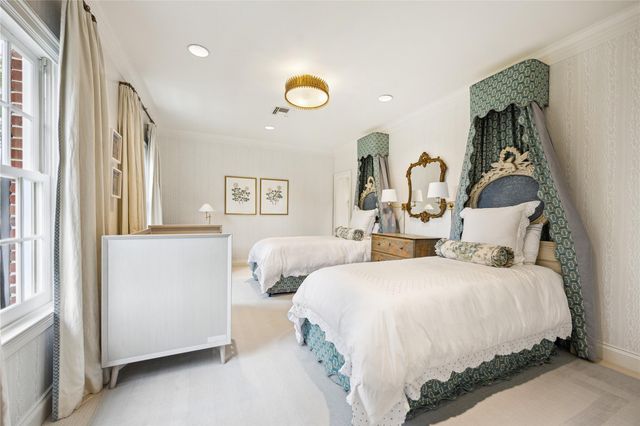 2413 Brentwood Drive, Houston, TX 77019